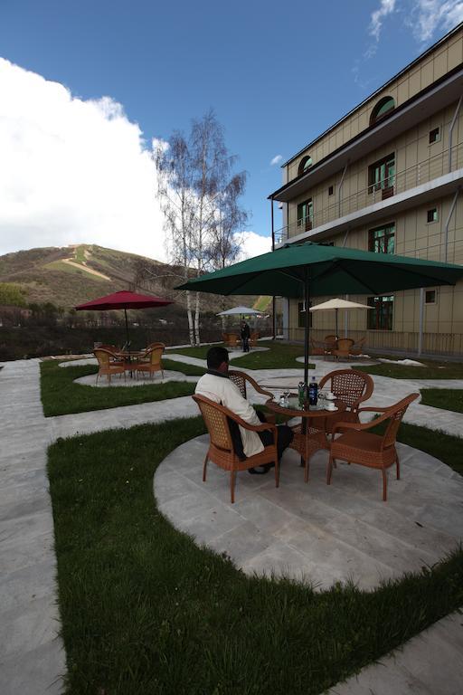 Nairi Hotel Jermuk Esterno foto